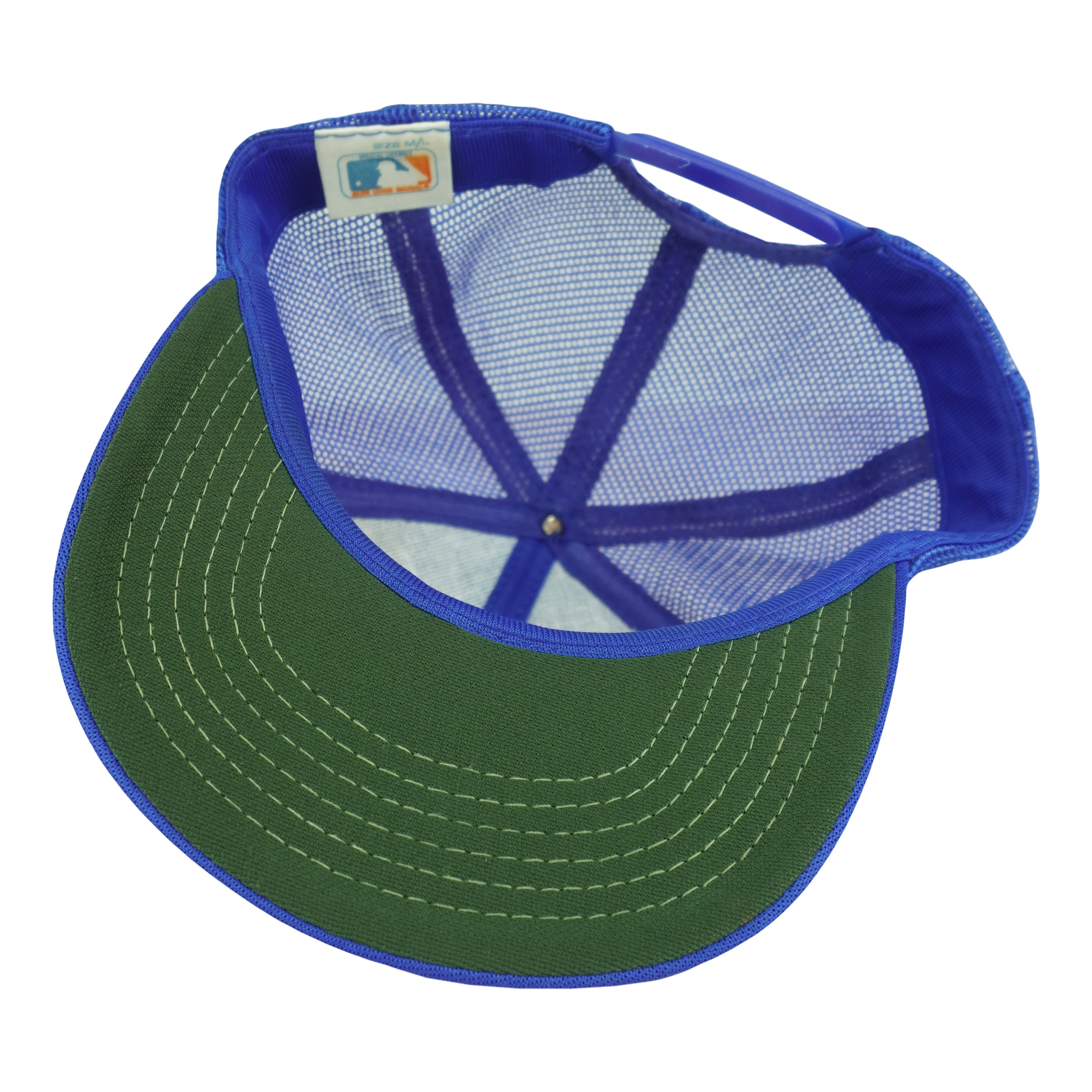 Interior mesh and green brim underside of the Mets hat