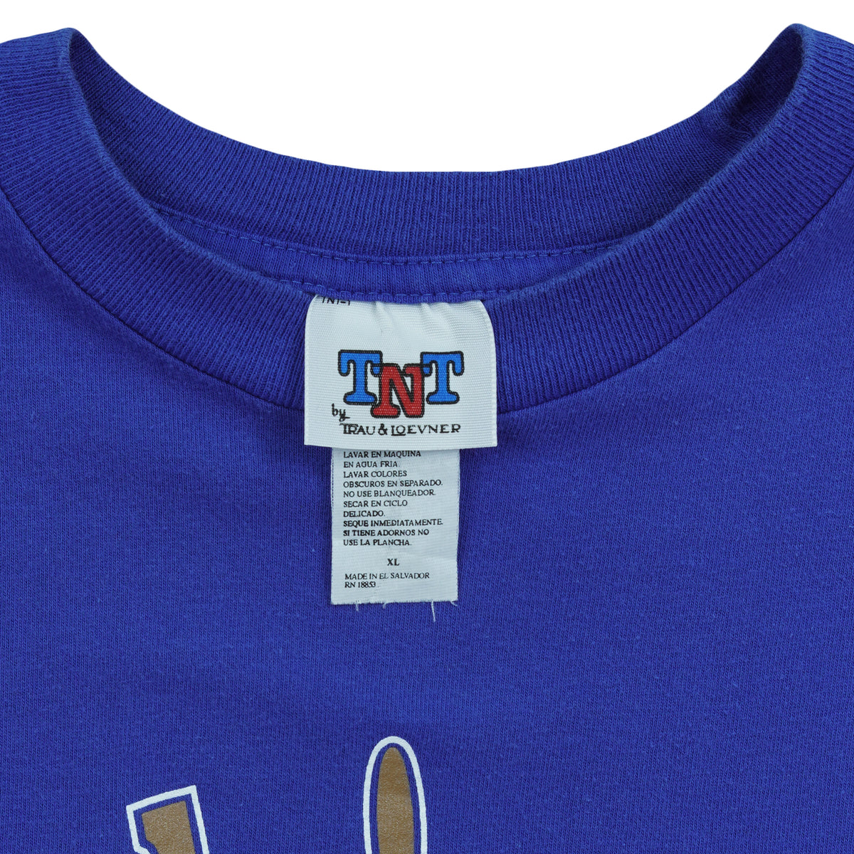 Close-up of the TNT by Trau and Loevner XL label inside the blue T-shirt