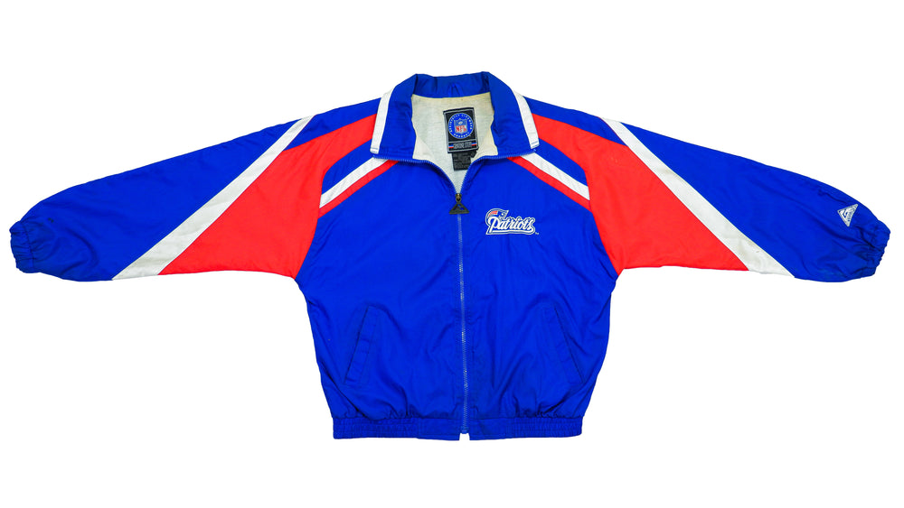 NFL (Genuine Stuff) - New England Patriots Spell-Out Windbreaker 1990s Medium Vintage Retro NFL Football Butt Chicken