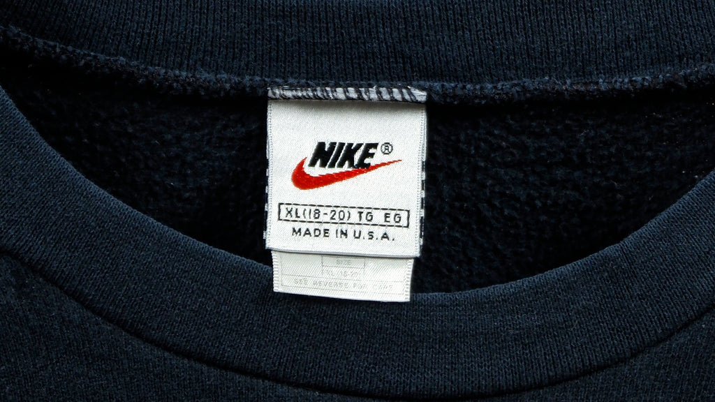 Nike - Black Big Logo Crew Neck Sweatshirt 1990s Medium Vintage Retro