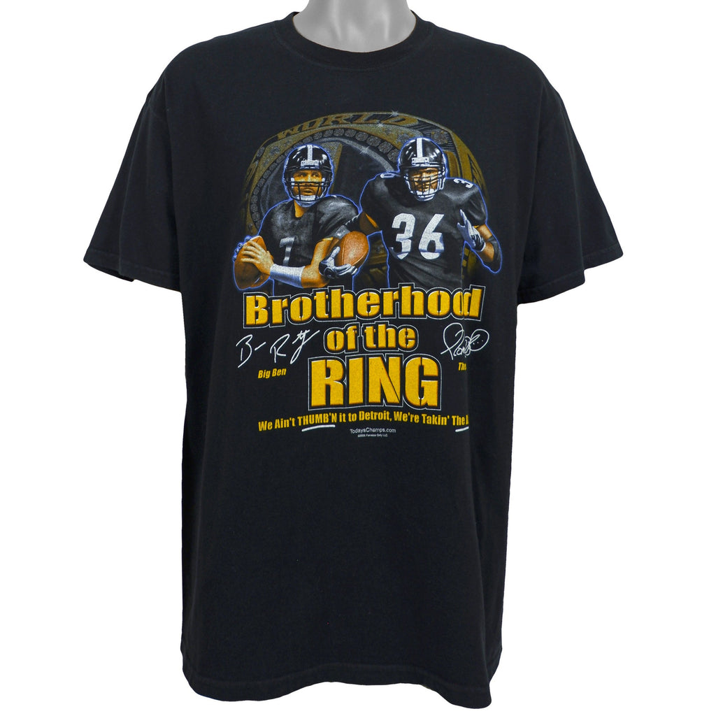 NFL (M&O) -Steelers Brotherhood of the Ring - Big Ben & The Bus T-Shirt 2006 Large Vintage Retro Football