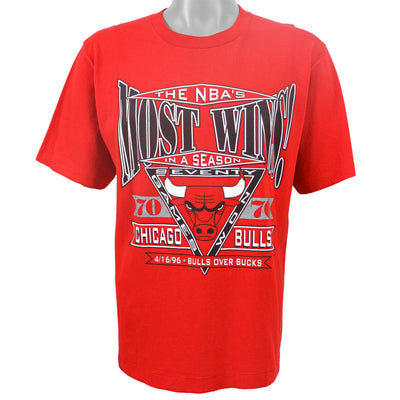 NBA (Logo 7) - Chicago Bulls the NBAs Most Win T-Shirt 1996 Large