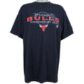 NBA (Logo Athletic) - Chicago Bulls Basketball Club T-Shirt 1990s X-Large Vintage Retro Basketball