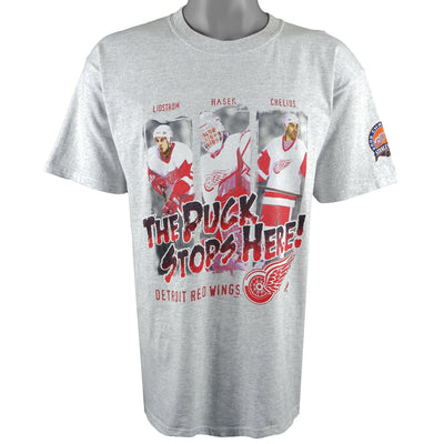 NHL (Gildan) - Detroit Red Wings The Puck Stops Here Deadstock T-Shirt 2002 Large