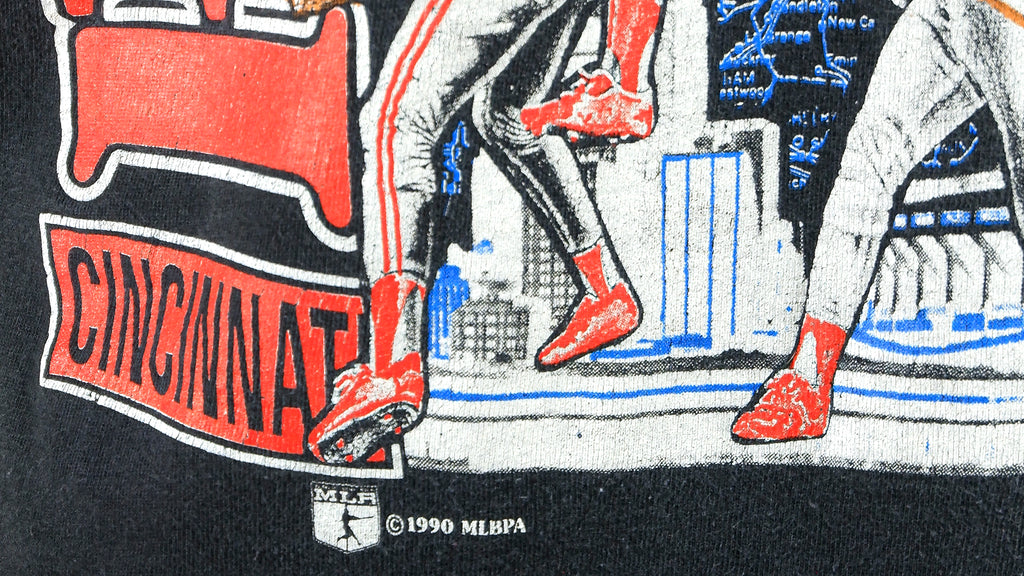 MLB (Nutmeg) - Cincinnati Reds, World Champions T-Shirt 1990 Medium