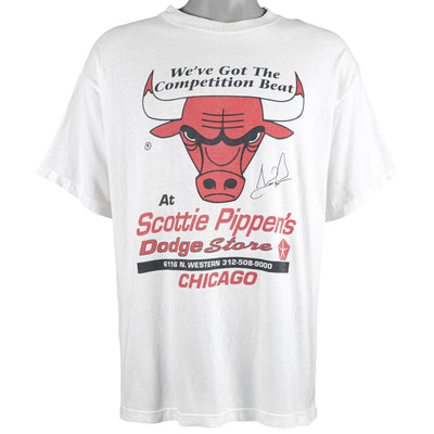 NBA - Chicago Bulls Scottie Pippens Dodge Store Spell-Out T-Shirt 1990s X-Large