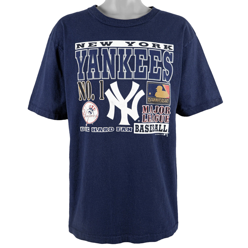 MLB (Waves) - New York Yankees T-Shirt 1994 Large Vintage Retro Baseball