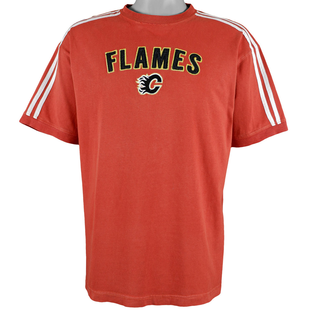 NHL - Calgary Flames spell-Out T-Shirt 2000s Large Vintage Retro Hockey