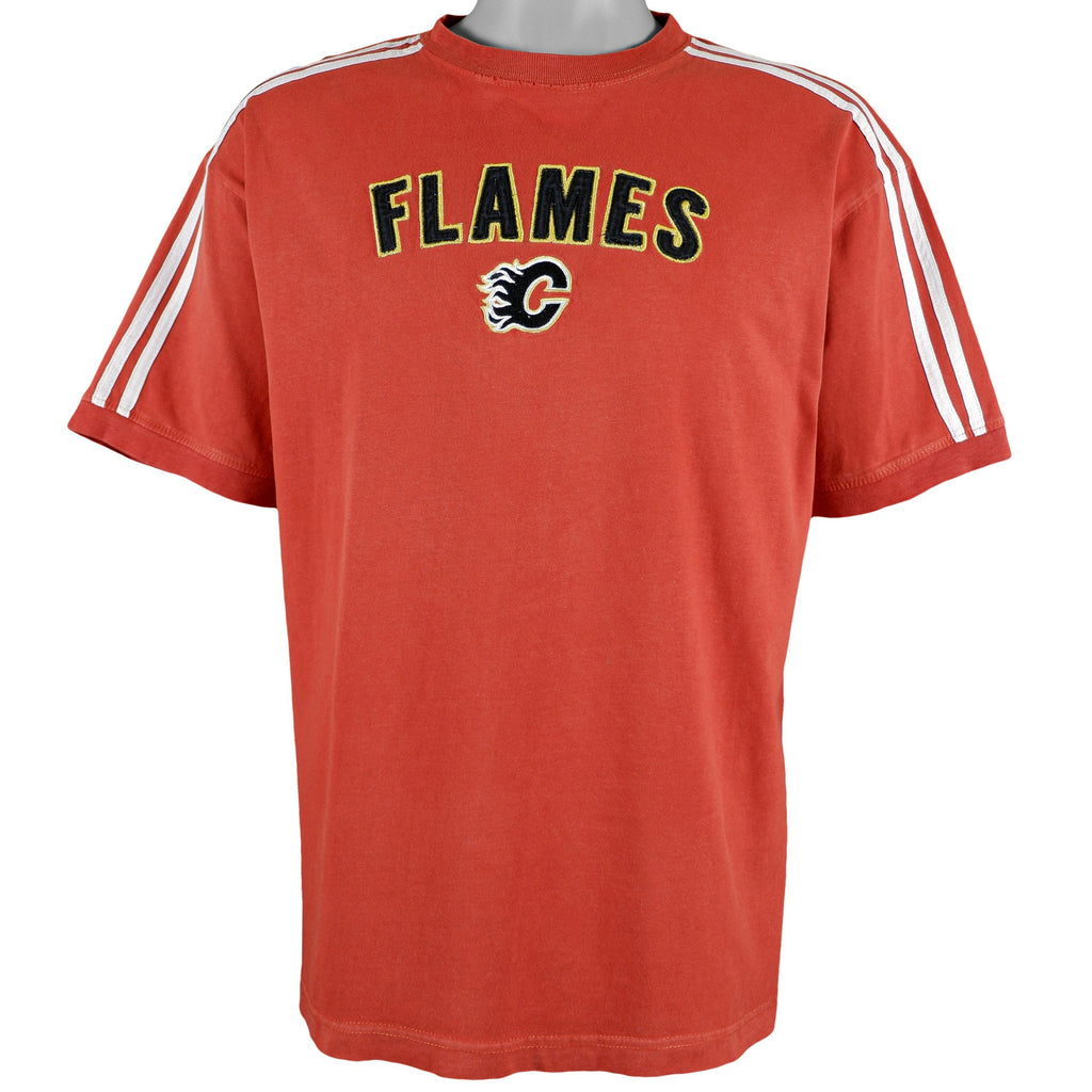 NHL - Calgary Flames spell-Out T-Shirt 2000s Large Vintage Retro Hockey