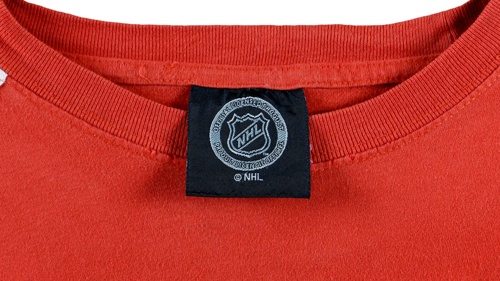 NHL - Calgary Flames spell-Out T-Shirt 2000s Large Vintage Retro Hockey
