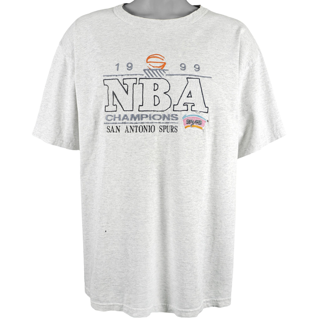 NBA (Logo 7) - San Antonio Spurs Spell-Out T-Shirt 1999 X-Large Vintage Retro Basketball