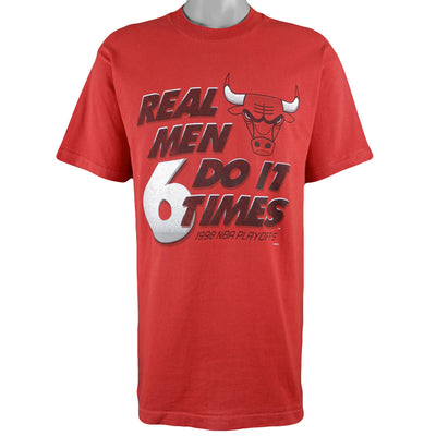 NBA - Chicago Bulls Real Men Do It 6 Times Spell-Out T-Shirt 1998 Large