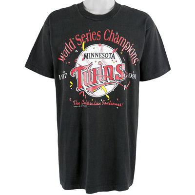 MLB - Minnesota Twins, World Series Champions Spell-Out T-Shirt 1991 X-Large