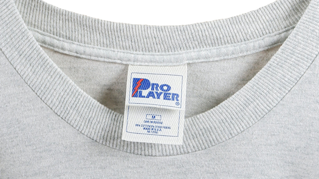 MLB (Pro Player) - Cleveland VS Florida World Series Champion Spell-Out T-Shirt 1997 Medium Vintage Retro Baseball