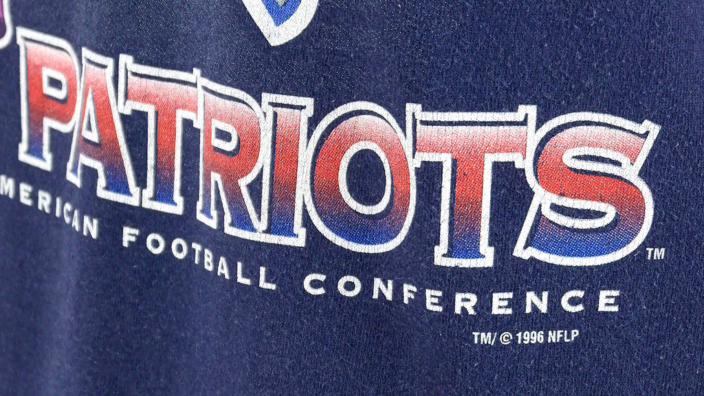 NFL (Official Fan) -New England Patriots T-Shirt 1996 Large Vintage Retro Football