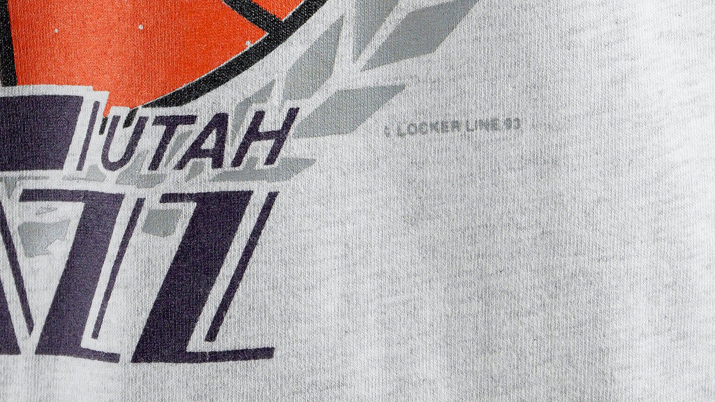 NBA (Locker Line) - Utah Jazz Spell-Out T-Shirt 1993 X-Large Vintage Retro Basketball