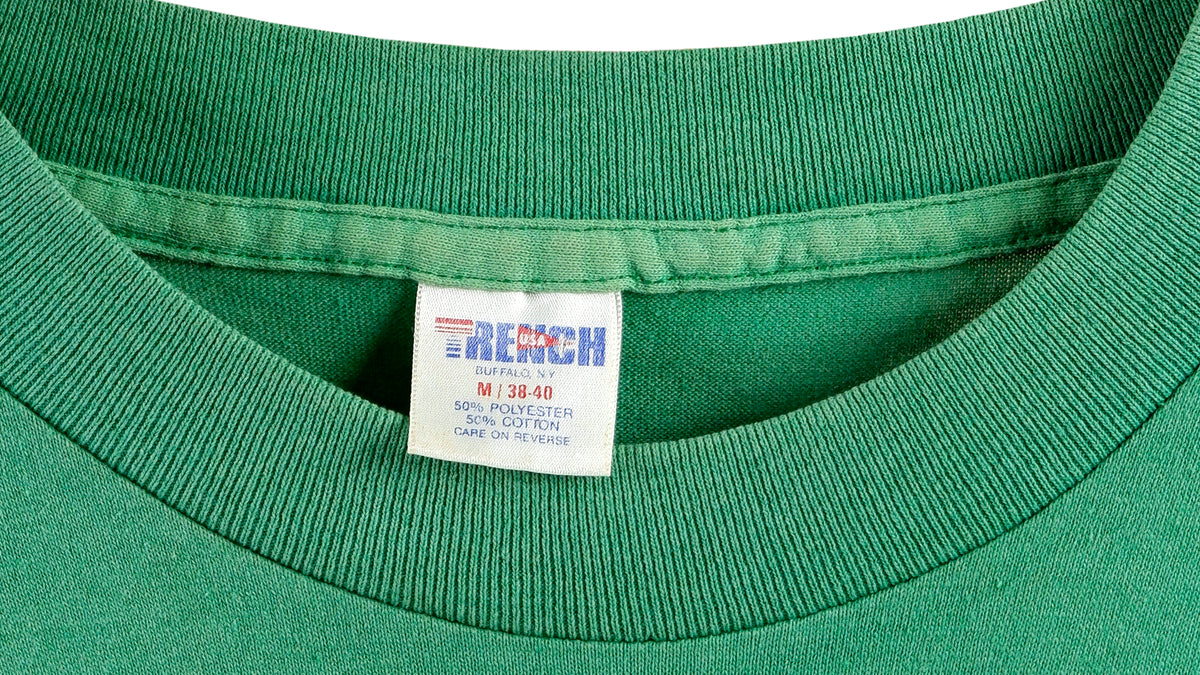 NBA (Trench) - Boston Celtics Spell-Out T-Shirt 1990s Medium Vintage Retro Basketball