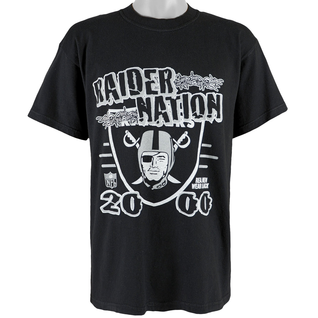 NFL (Gildan) - Oakland Raiders Spell-Out T-Shirt 2000 Large Vintage Retro Football