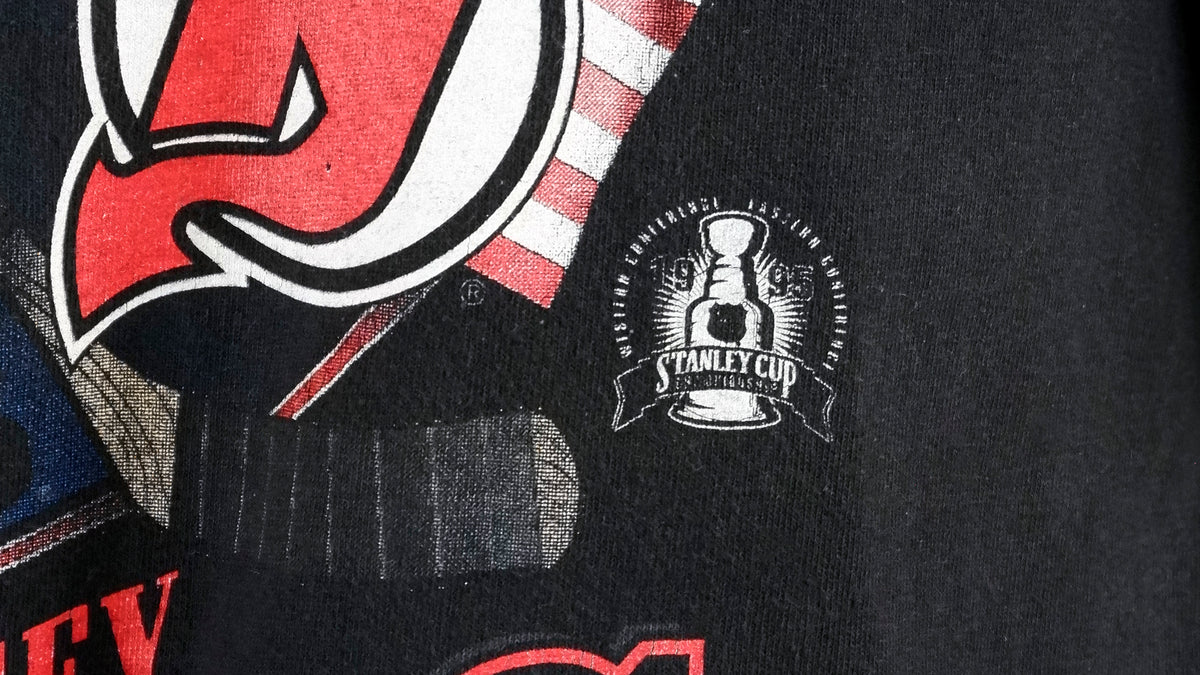Starter - Stanley Cup New Jersey Devils T-Shirt 1995 Large Vintage Retro Hockey