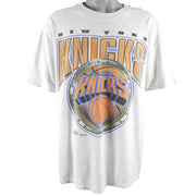 NBA (Hanes) - New York Knicks Spell-Out T-Shirt 1990s X-Large Vintage Retro Basketball