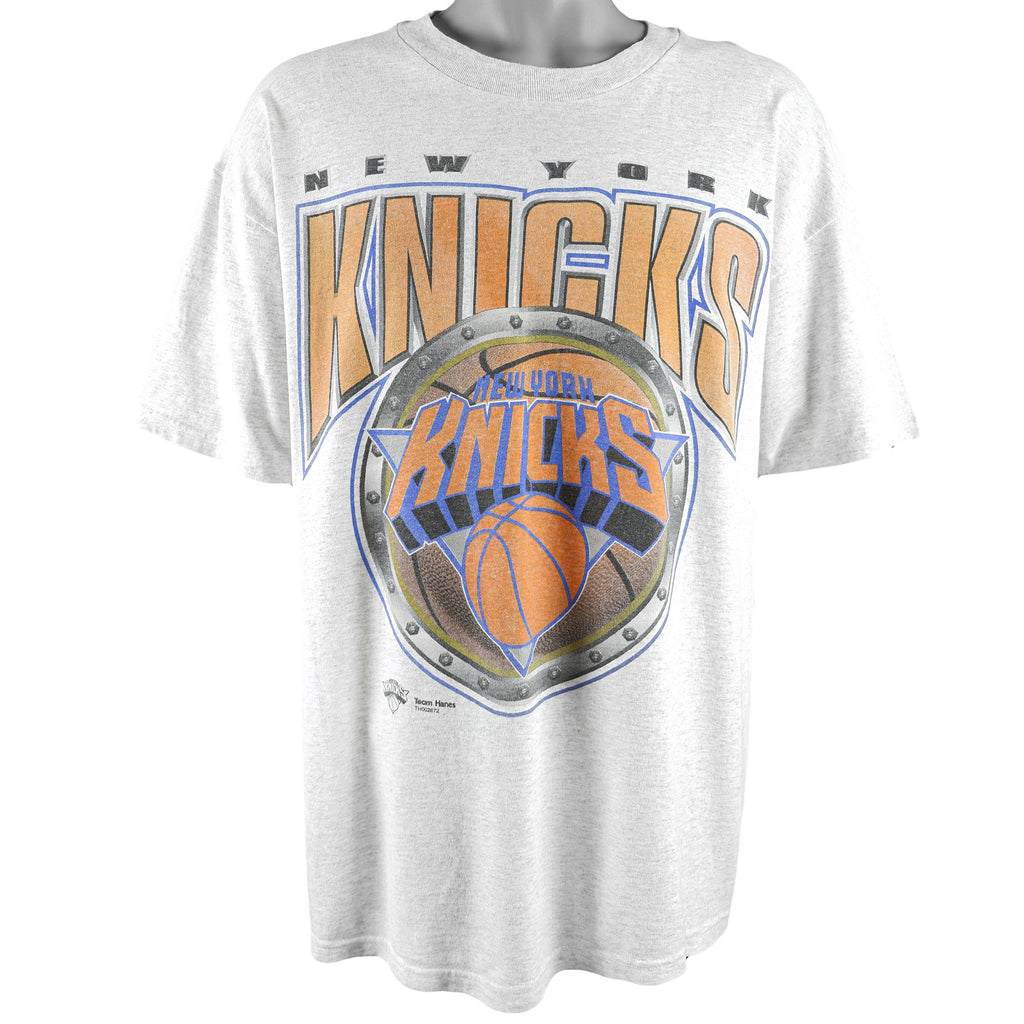 NBA (Hanes) - New York Knicks Spell-Out T-Shirt 1990s X-Large Vintage Retro Basketball