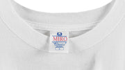Vintage - White Coors Light Spell-Out Deadstock T-Shirt 1990s Large Vintage Retro