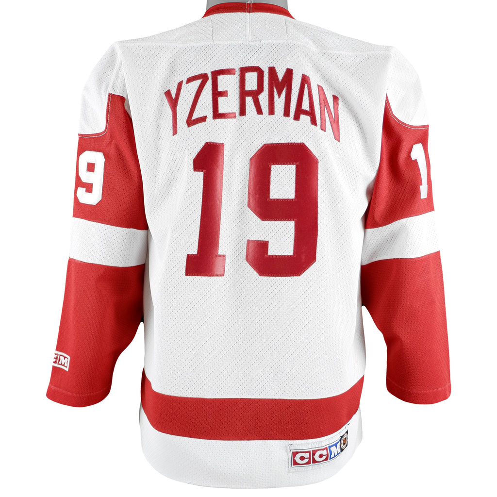 NHL (CCM) - Detroit Red Wings - Yzerman Number 19 Hockey Jersey 1990s Medium Vintage Retro Hockey