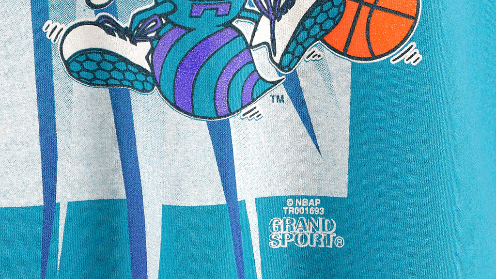 NBA (Grand Sport) -  Charlotte Hornets Spell-Out T-Shirt 1990s Large Vintage Retro Basketball