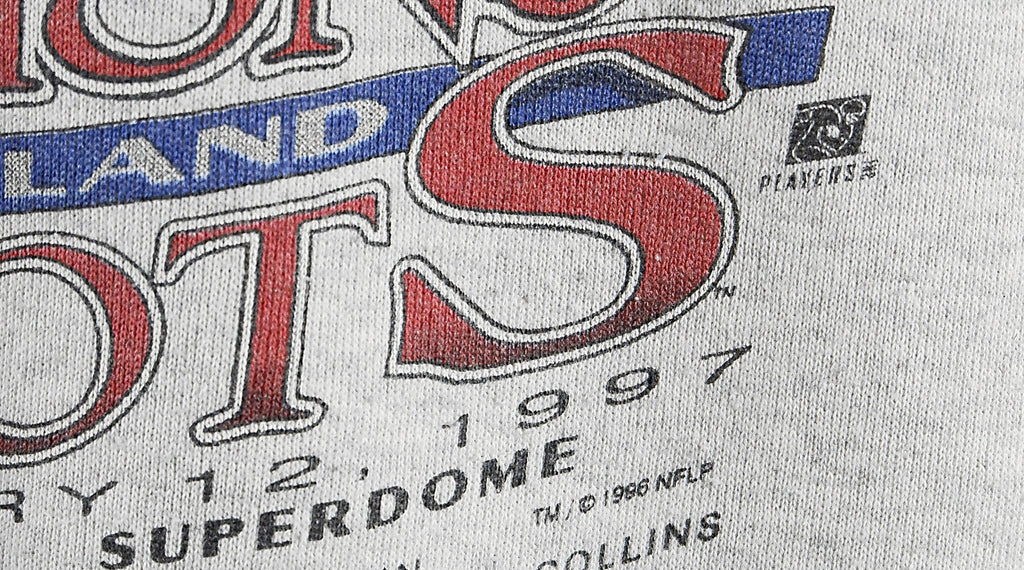 NFL (Delta) - New England Patriots Crew Neck Sweatshirt 1997 Large Vintage Retro Football