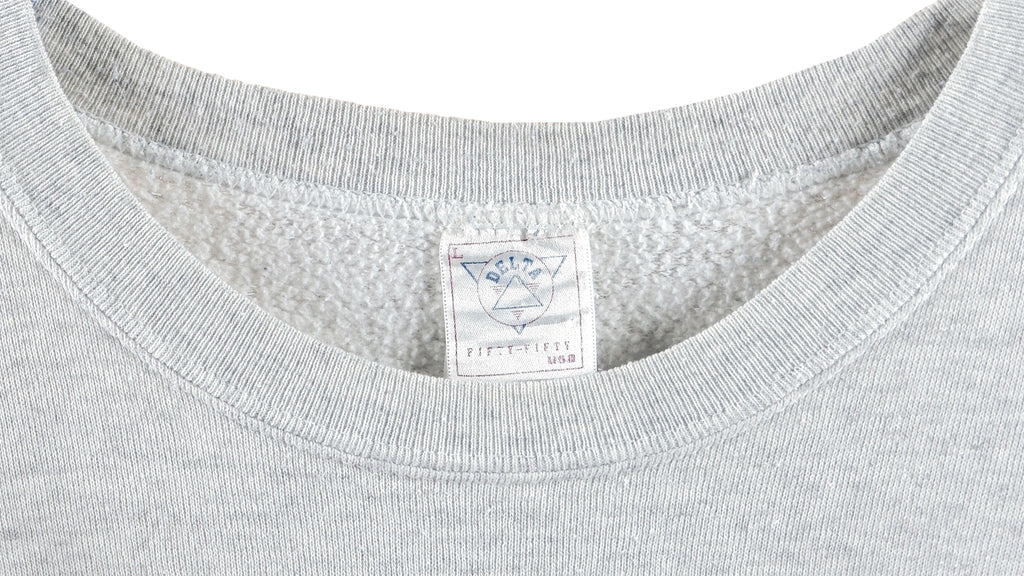 NFL (Delta) - New England Patriots Crew Neck Sweatshirt 1997 Large Vintage Retro Football