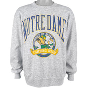 NCAA (Galt Sand) - Notre Dame Fighting Irish Spell-Out Sweatshirt 1990s Large Vintage Retro Football College
