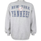 MLB (Santee) - New York Yankees Crew Neck Sweatshirt 1999 Large Vintage Retro Baseball