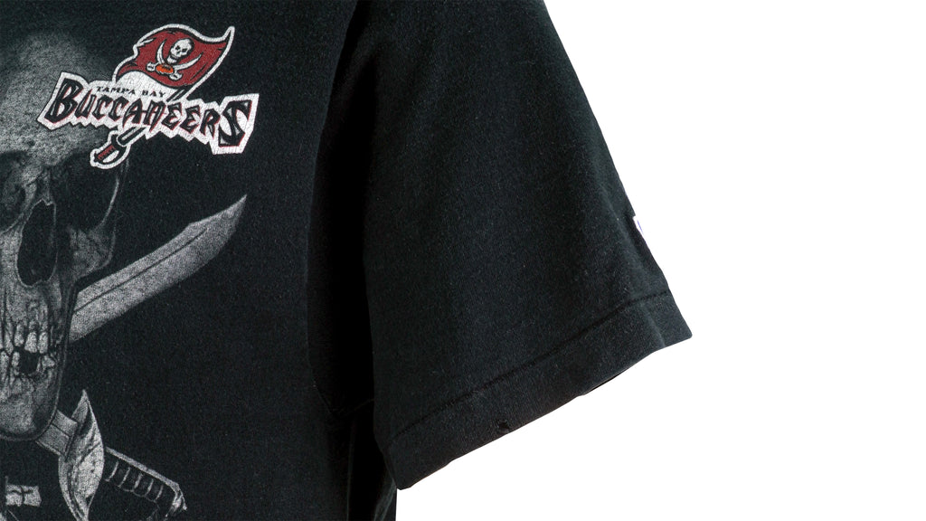 NFL (Pro Player) - Tampa Bay Buccaneers T-Shirt 1990s Medium Vintage Retro Footballl
