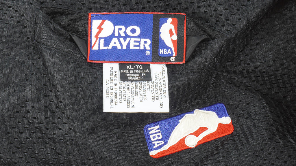 NBA (Pro Player) - Chicago Bulls Spell-Out Reversible Jacket 1990s X-Large Vintage Retro Basketball