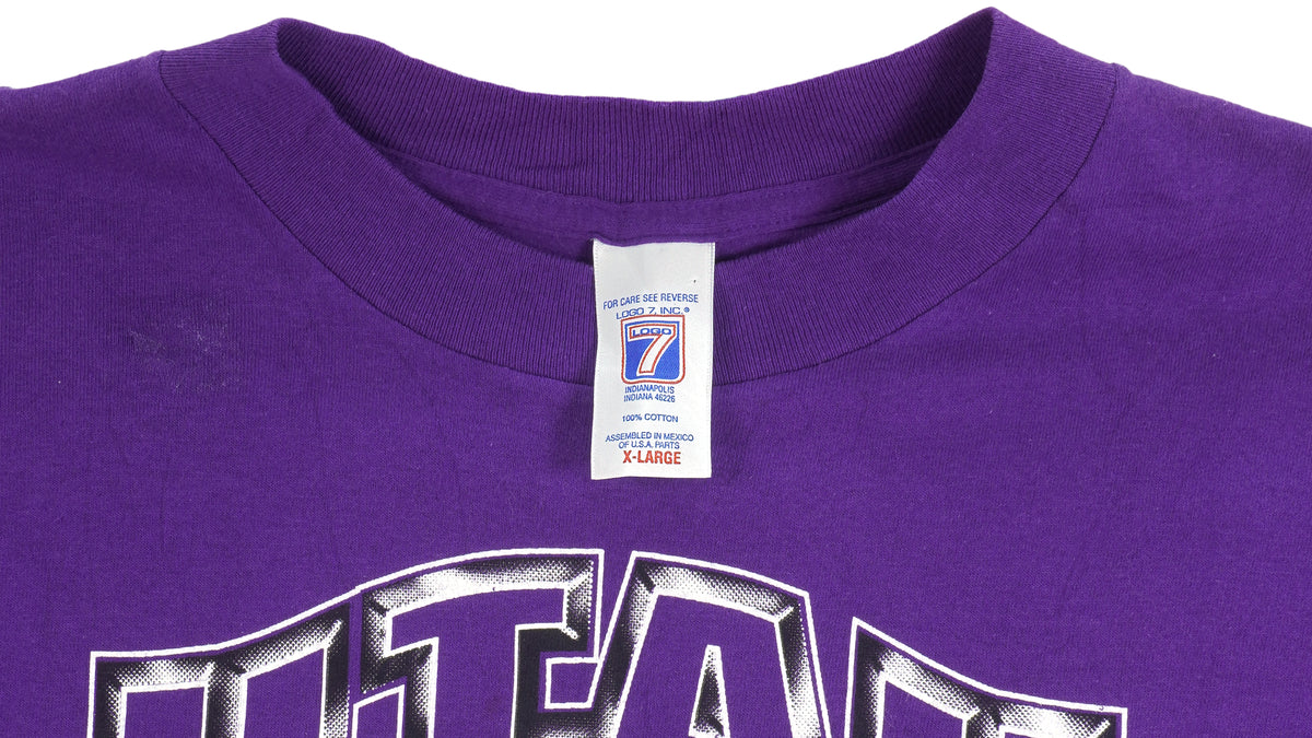 NBA (Logo 7) - Utah Jazz Spell-Out T-Shirt 1990s X-Large Vintage Retro Basketball