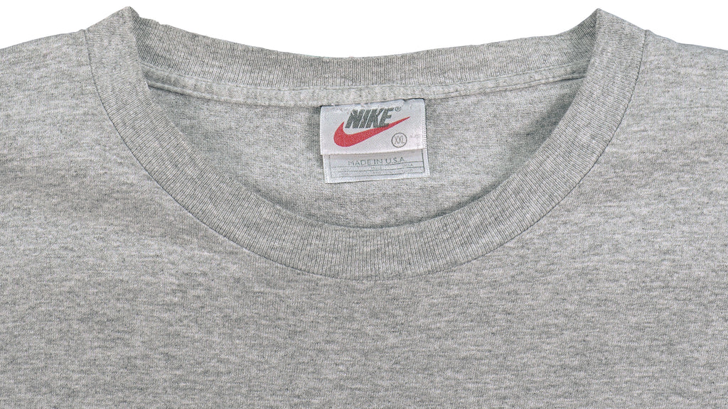 Nike - Oakland Raiders, The Will To Win Spell-Out T-Shirt 1990s XX-Large Vintage Retro Football