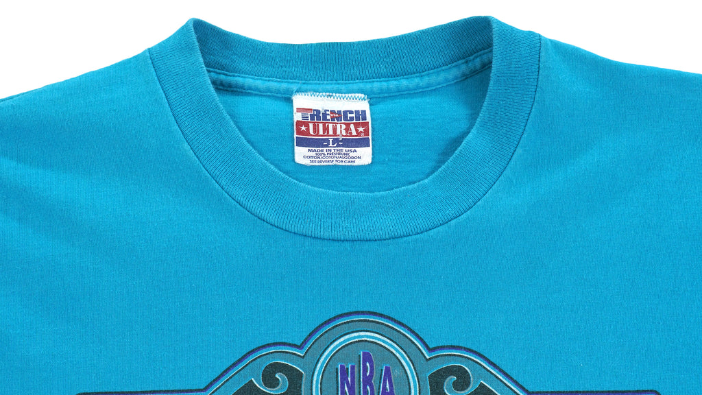NBA (Trench) - Charlotte Hornets Big Logo T-Shirt 1990s Large Vintage Retro Basketball