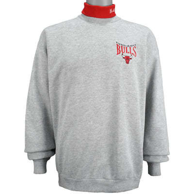 NBA (Cadre Athletic) - Chicago Bulls Spell-Out Turtleneck Sweatshirt 1990s Large