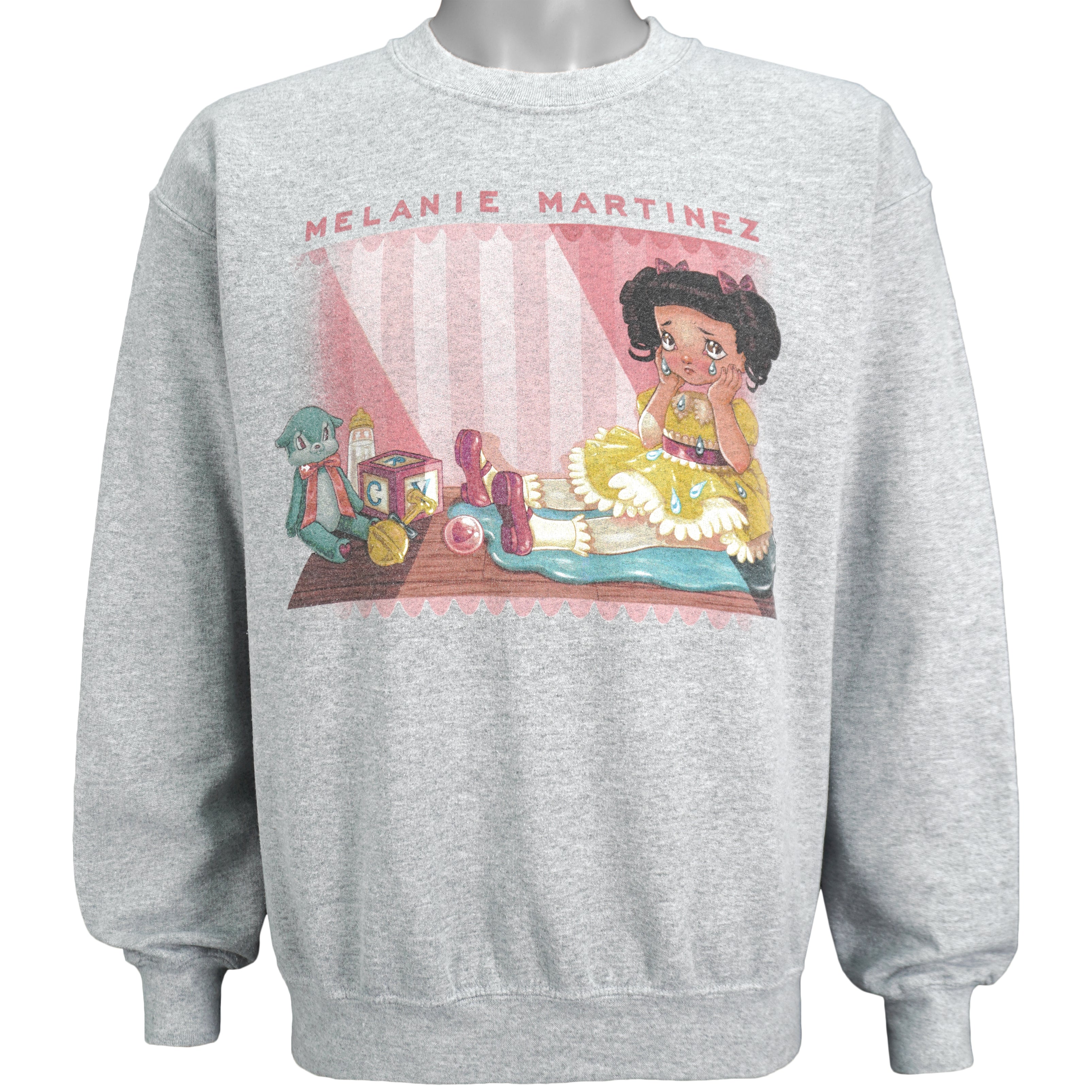 Vintage (Gildan) - Melanie Martinez Spell-Out Sweatshirt 2000s Medium Vintage Retro