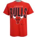 NBA (Hanes) - Red Chicago Bulls T-Shirt 1990s Medium Vintage Retro Basketball