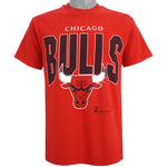 NBA (Hanes) - Red Chicago Bulls T-Shirt 1990s Medium Vintage Retro Basketball