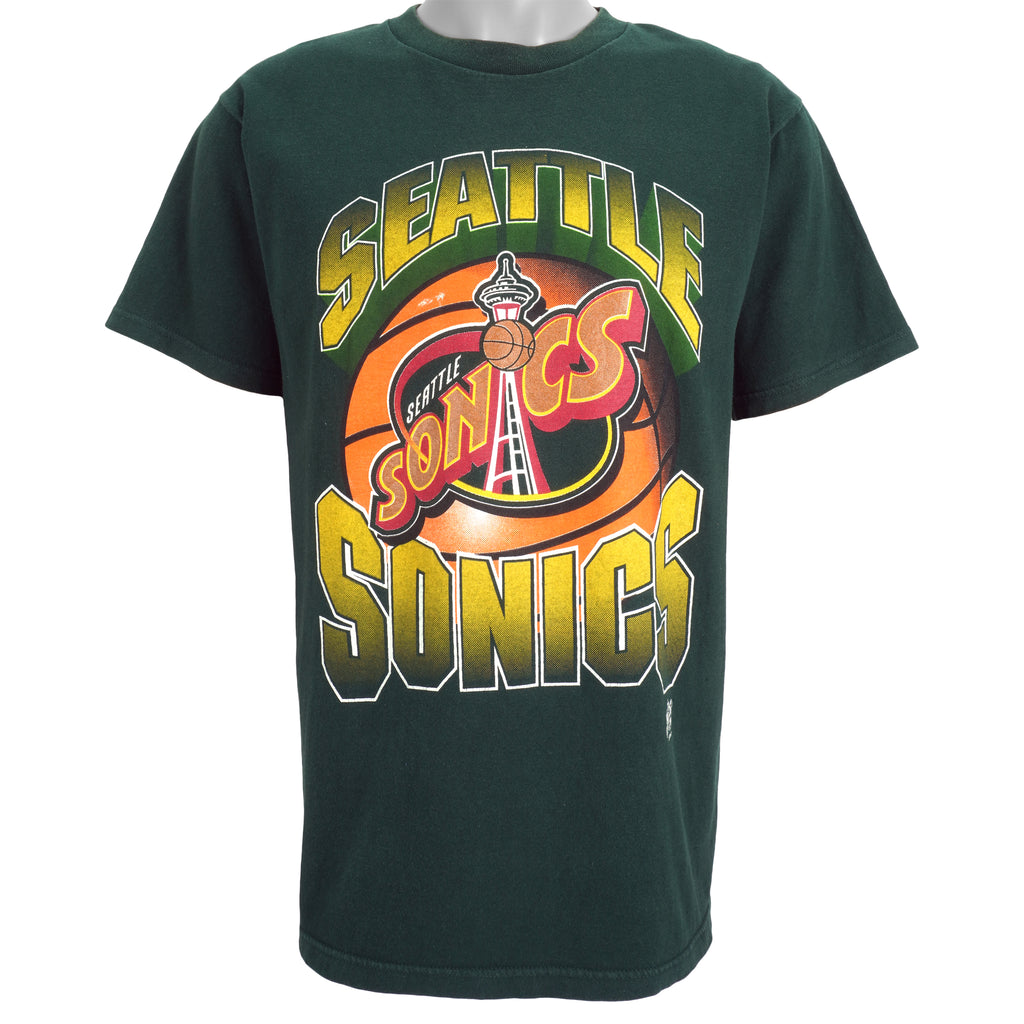 NBA (Logo 7) - Seattle Sonics Big Spell-Out T-Shirt 1990s Large Vintage Retro Basketball