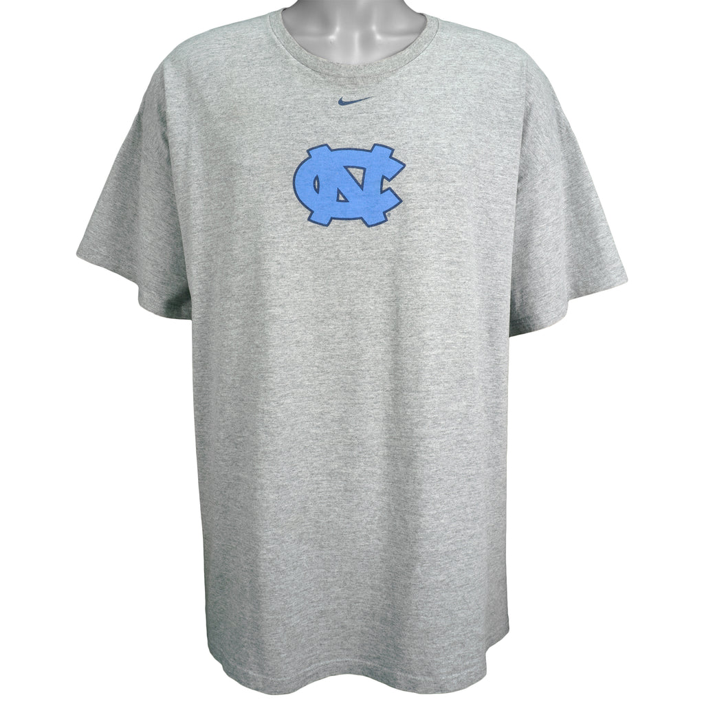 Nike - North Carolina Tar Heels T-Shirt 1990s XX-Large Vintage Retro Football College