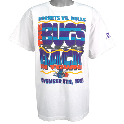 NBA (Salem) - Charlotte Hornets VS Bulls Deadstock T-Shirt 1993 X-Large