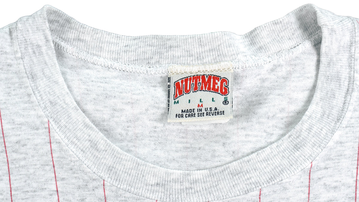 MLB (Nutmeg) - Texas Rangers Spell-Out  T-Shirt 1995 Medium Vintage Retro Baseball