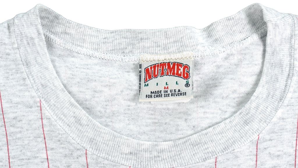 MLB (Nutmeg) - Texas Rangers Spell-Out  T-Shirt 1995 Medium Vintage Retro Baseball