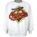 MLB (Trench) - Baltimore Orioles Spell-Out Crew Neck Sweatshirt 1995 Large Vintage Retro Baseball