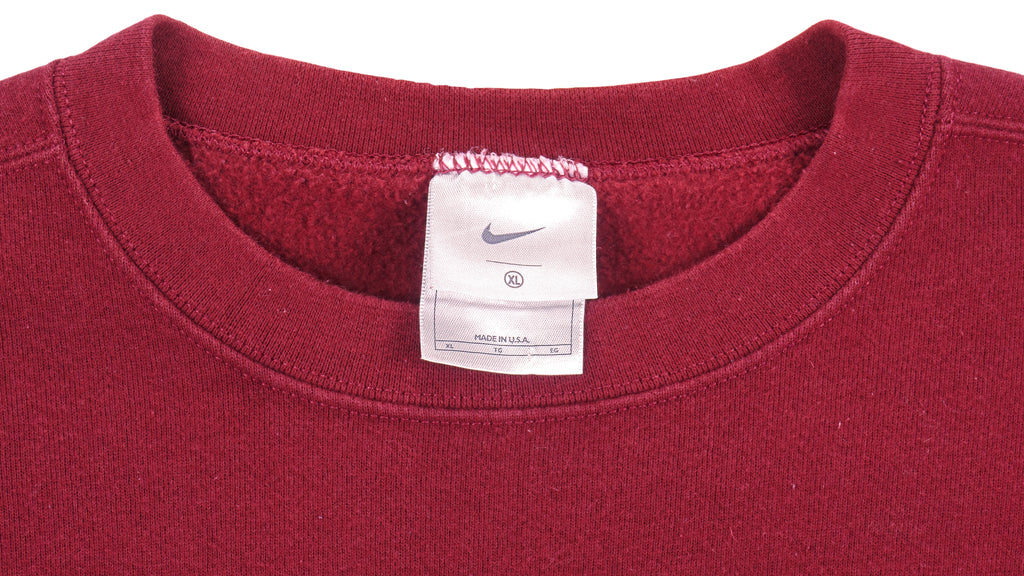 Nike - Red Classic Small Logo Crew Neck Sweatshirt 1990s X-Large Vintage Retro