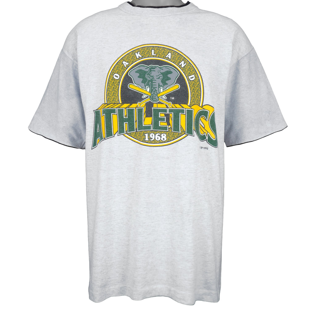 MLB (Trench) - Oakland Athletics Spell-Out T-Shirt 1993 X-Large Vintage Retro Baseball