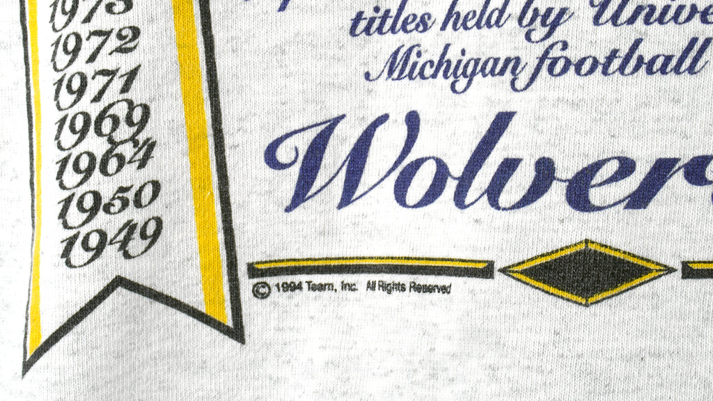NCAA (Team Inc.) - Michigan Wolverines Crew Neck Sweatshirt 1990s X-Large Vintage Retro Football College